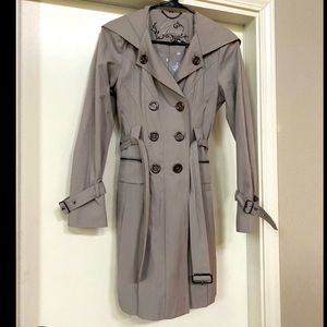 Light grey women’s trench coat